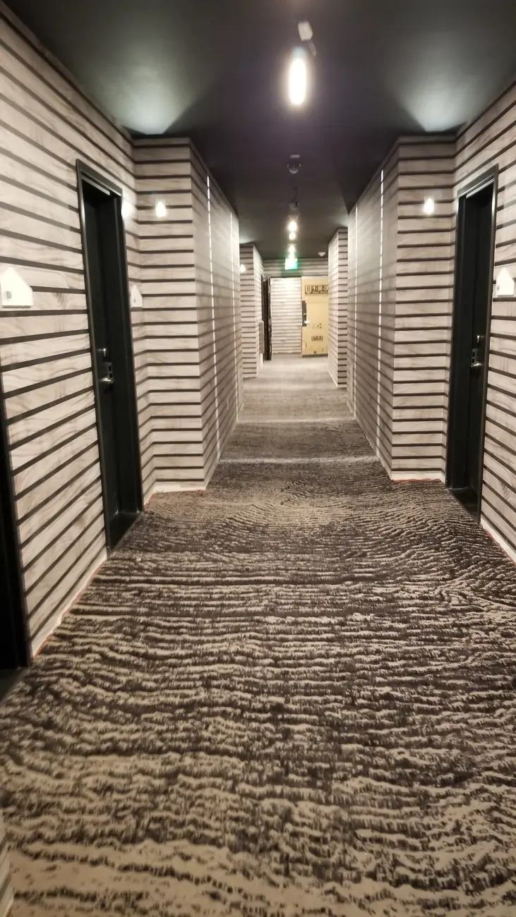 Commercial corridor lighting